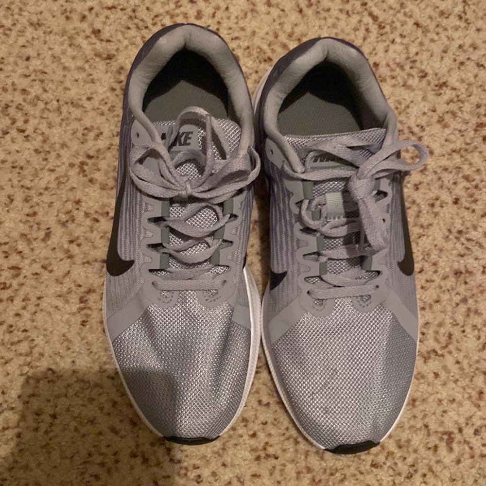 Nike shoes sz 7